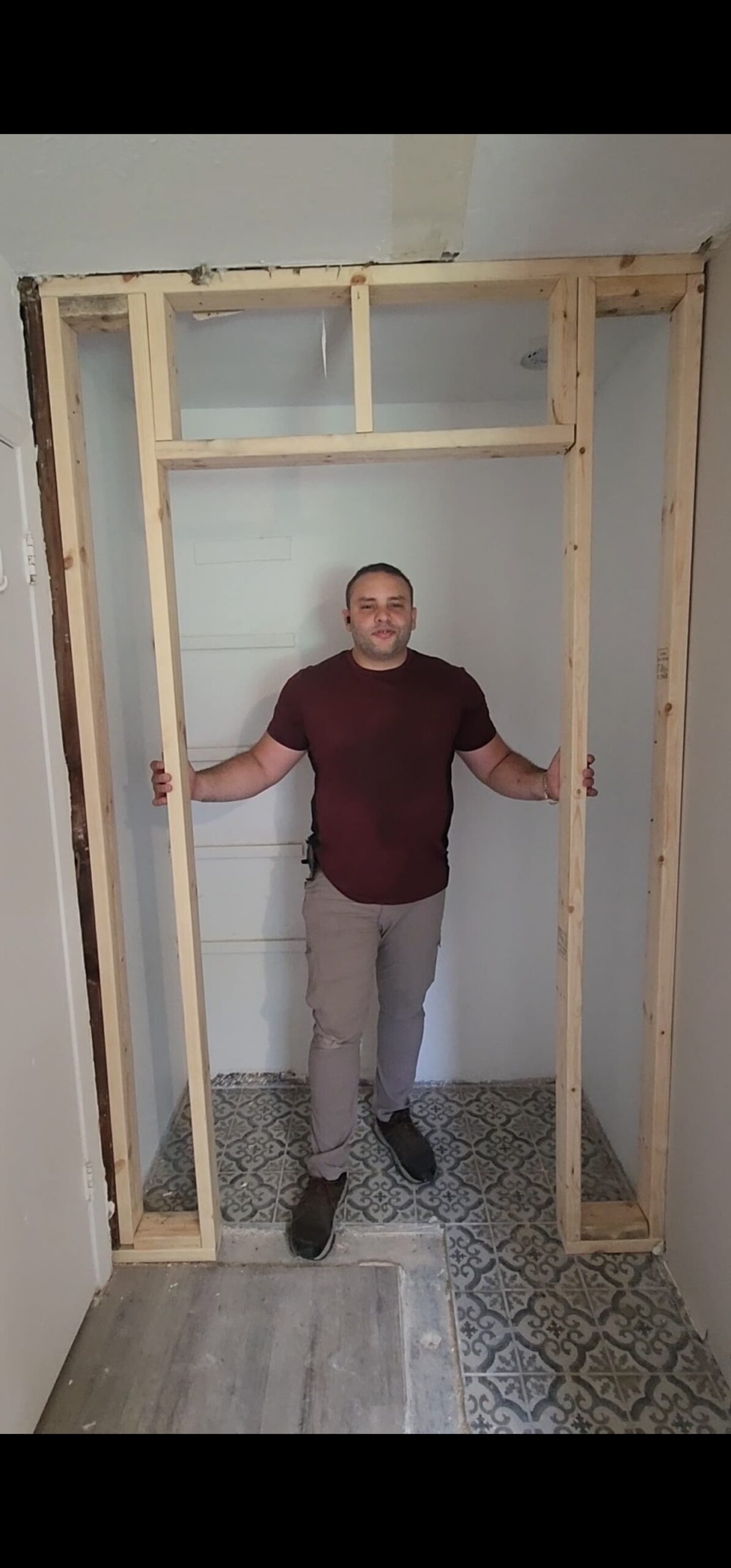 Wood Frame and Metal Frame - Thumbnail 2